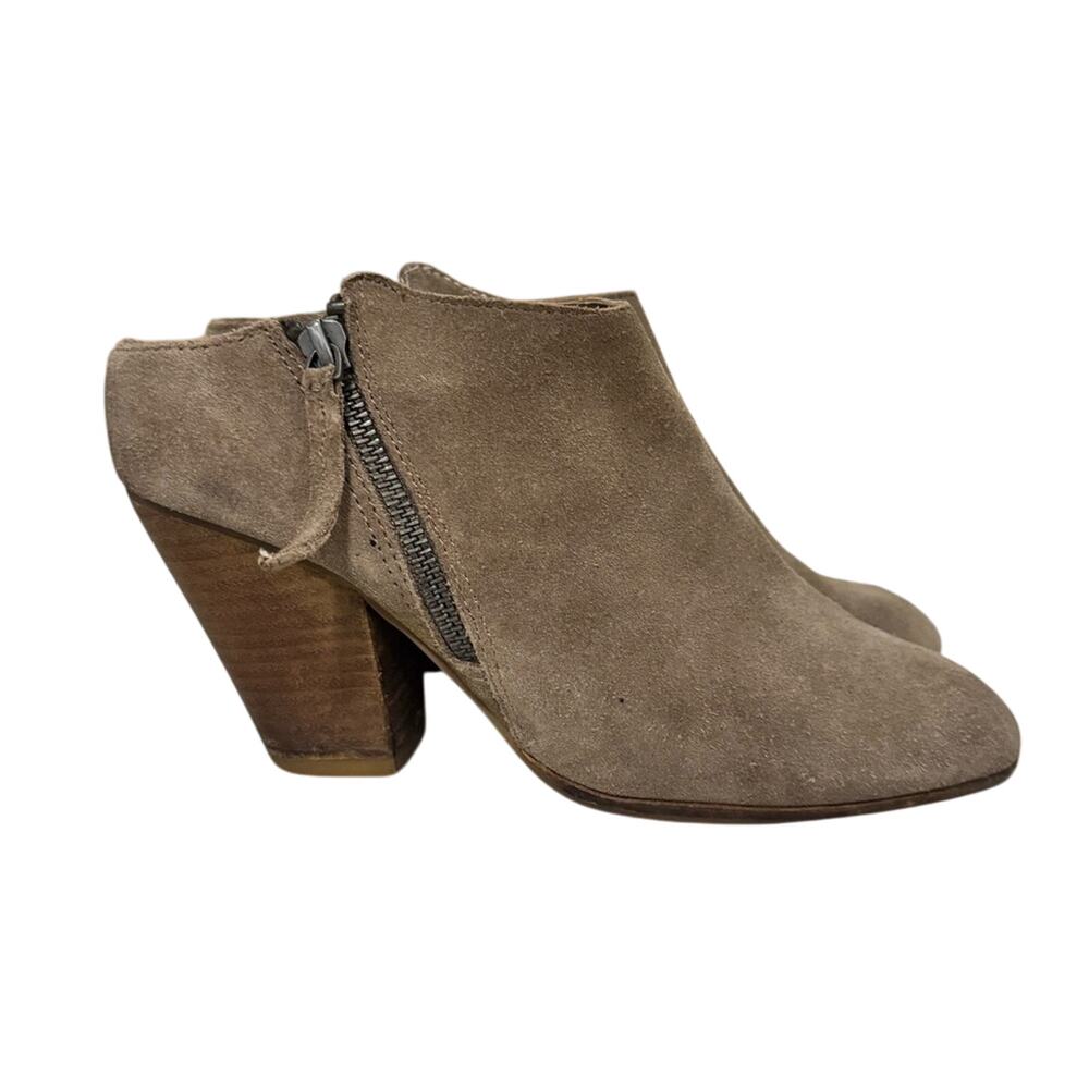Dolce Vita Taupe Suede‎ Ankle Booties Size 7.5 Stacked Heel Zip Side Minimalist